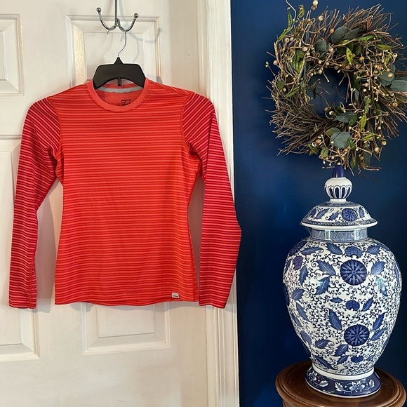 Women’s Patagonia Capilene Midweight Base Layer Orange Stripe Top Size XS - Picture 1 of 7